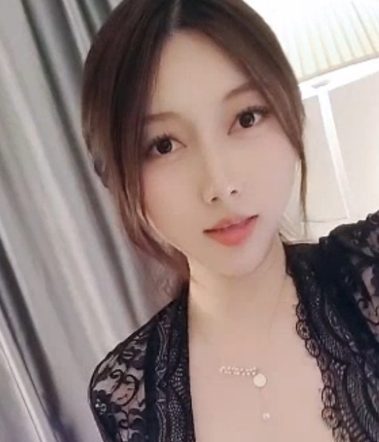 大罩杯美女视频收藏神器，百度ED2K高清大片不容错过