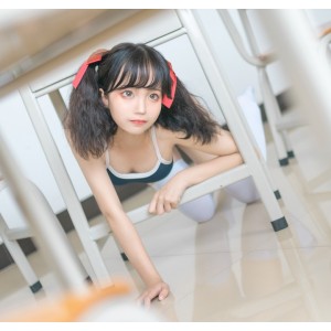 蠢沫沫收藏307套155.6g动漫COS作品，鉴赏能力备受称赞，与刘嘉玲甜蜜交流，视频精心制作，让人流连忘返！