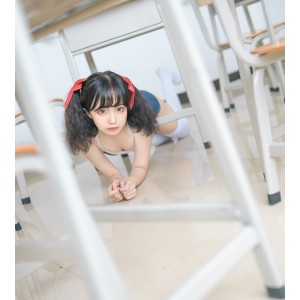 蠢沫沫收藏307套155.6g动漫COS作品，鉴赏能力备受称赞，与刘嘉玲甜蜜交流，视频精心制作，让人流连忘返！