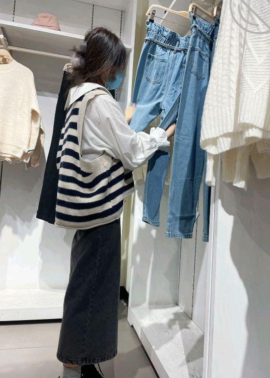 他们感受到了无限的可能性和乐趣。这个视频收藏的经历，让他们更加珍惜彼此的时光，也让他们对未来充满了期待和憧憬。愉快的午后，留下了美好的回忆，让他们时刻怀念和珍惜。