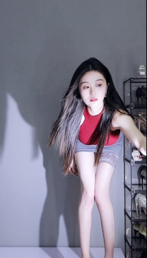 抖音网红张昔由：34v粉丝，8.5G视频播放量，展现独特魅力和个性