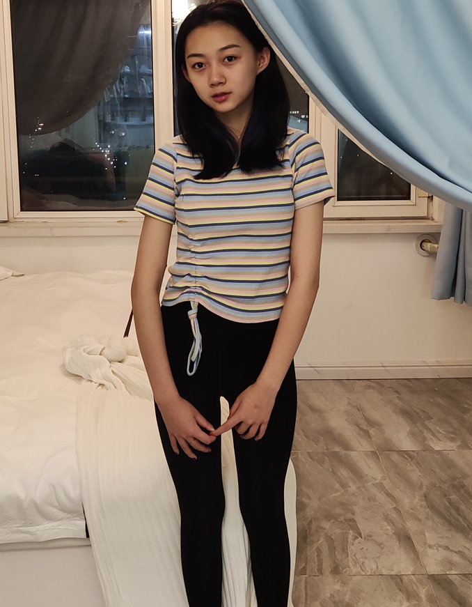 大学生刘兵19.5g约拍照片作品:记录大学生活的独特视角