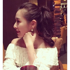 小雪模特兼职醉酒互动视频，腿够玩解压方式简单，手机电脑都能下载