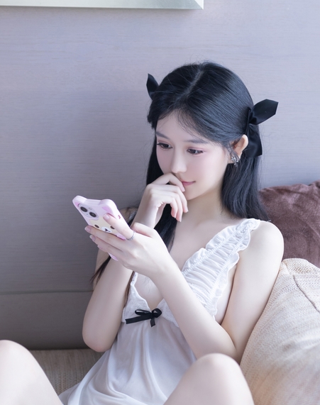 望远镜偷窥合集：谢小蒽的自娱自乐之旅，2G视频百度盘下载