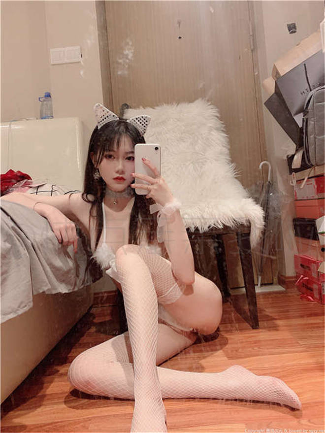 独家高颜值COSER魔法秋秋（快点亲亲我）18套14.4G大合集，精选1459P高清作品和41V视频