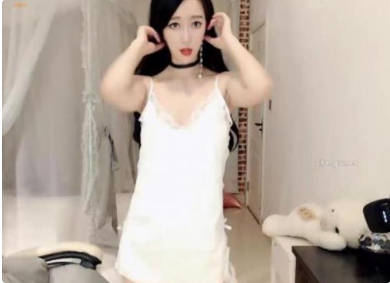 梦菲桐香浮力合集，1V604M，美女主播姣好脸蛋玉兔，小编推荐