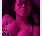 火爆优质妹子娜美合集：59V790M，浮力姬OF粉丝必看