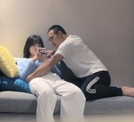 国人美女兰兰鹿鹿绝版1V1私拍合集，真实散播，超高点击率