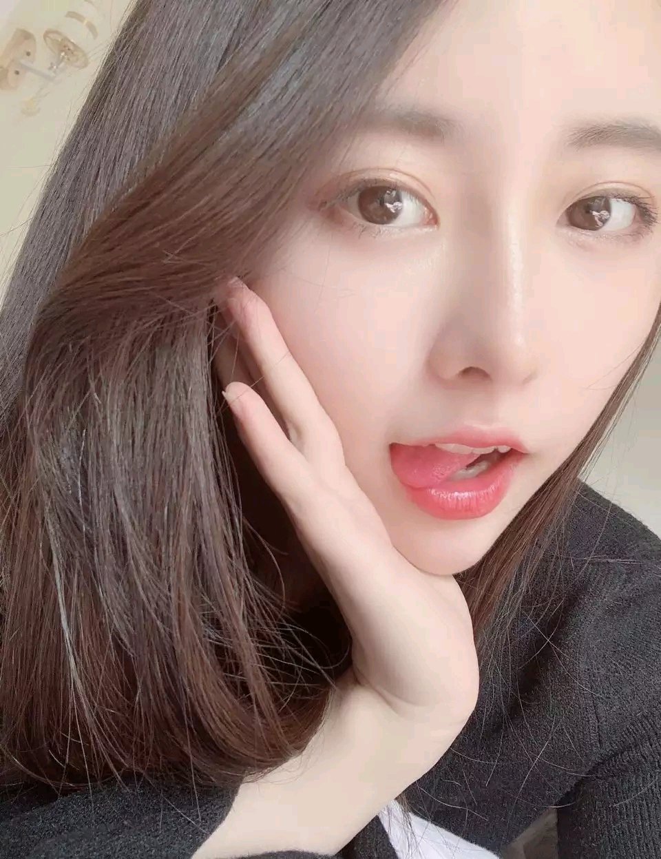 《Kanami酱高中美少女80套大合集,3.33G尺度视频+cos动漫女仆装,直播间可爱剧情分享》