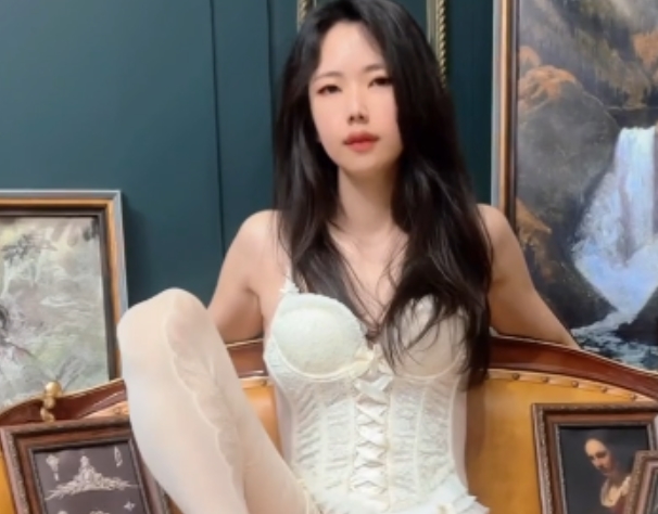 韩国视频主播tsdalkom《Sugar126v127g》收藏狂潮