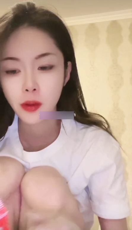 抖音土豪定制视频达人史迪西，28w粉丝收藏81部，百度ED2K热搜8v772m