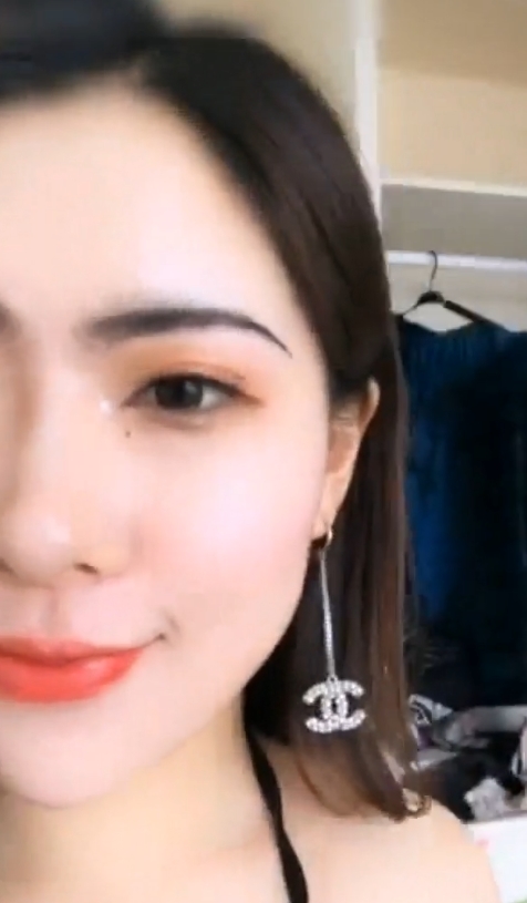 [转载搬运]+玩铁女神性感黑色蕾丝有趣有尺度与宅男互动对白清晰+[1v+490m][百度盘]