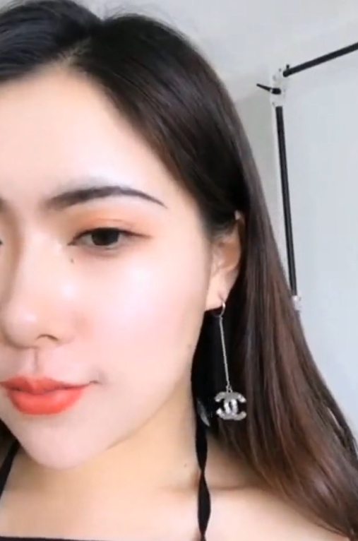 [转载搬运]+玩铁女神性感黑色蕾丝有趣有尺度与宅男互动对白清晰+[1v+490m][百度盘]