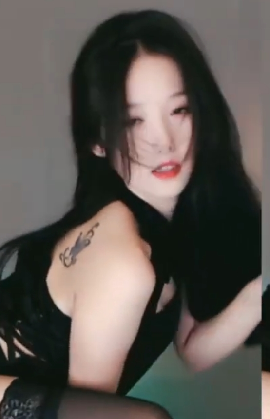 [转载搬运]+斗鱼最出名的影子舞主播朴雨彬热舞合集+[52v+2.34G][百度盘]