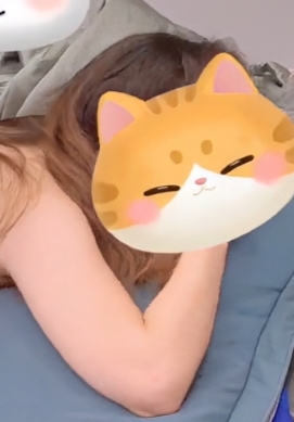 《2024年6月展示：爱妻小粉狐单男老公温泉餐厅震惊路人解压观看》