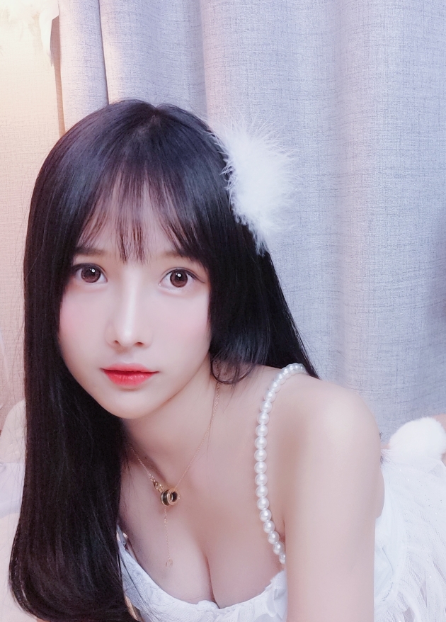 品合集，深入了解并喜爱这位可爱的女主播。