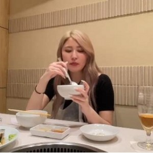 校园班花实录：兔子先生与大学校花的35分钟自拍视频