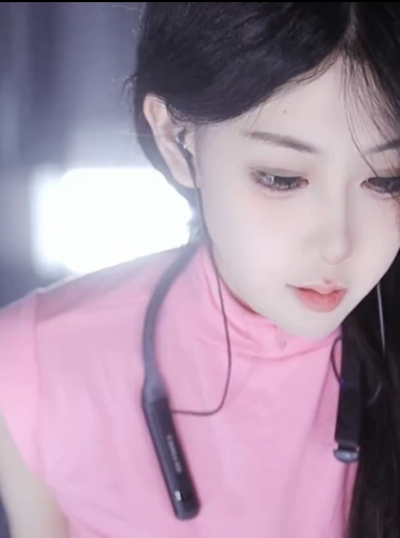 海棠棠2：凸点无罩视频集，2.3G大片，21V