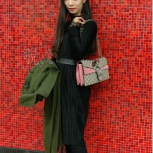 转载搬运百度盘奇葩姿势喂糖迷翻小嫩模最新合集1V3G2.9G，精彩视频合集