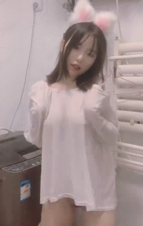 转载快手稀缺周周乖崽最新合集22V125MB，童颜大罩杯舞蹈视频