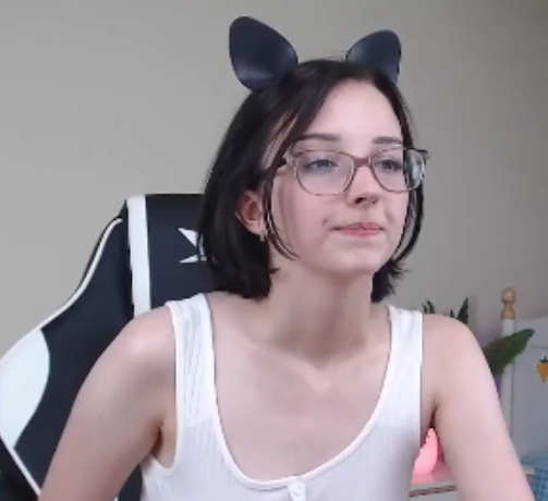 甜美眼镜妹Queen_kitty最新合集94V54.5G，收藏自百度ED2K