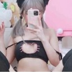 斗鱼高颜值人气主播绯红小猫作品合集30V15G，游戏与生活分享