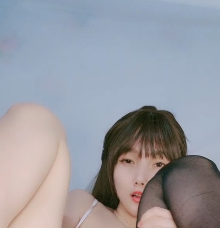 宿舍直播小英粉红色视频合集38部35G，收藏百度ED2K