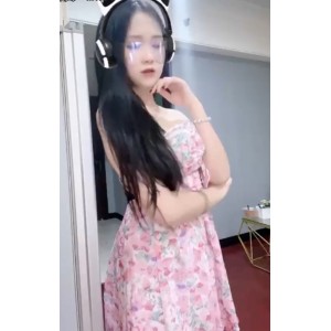 快手小乖梅姨私拍抖舞12部227M青涩诱人