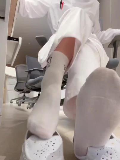 某库小脚妖姬妍妍52v高清短片500M绝顶销魂