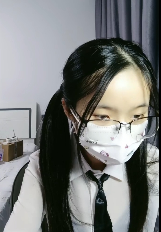 星空直播嫩星星浴室湿身合集88V5.6G掐出汁