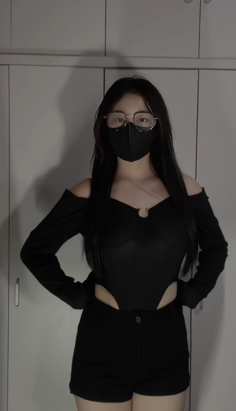 推特无刺榴莲变装热舞合集10部1.15G