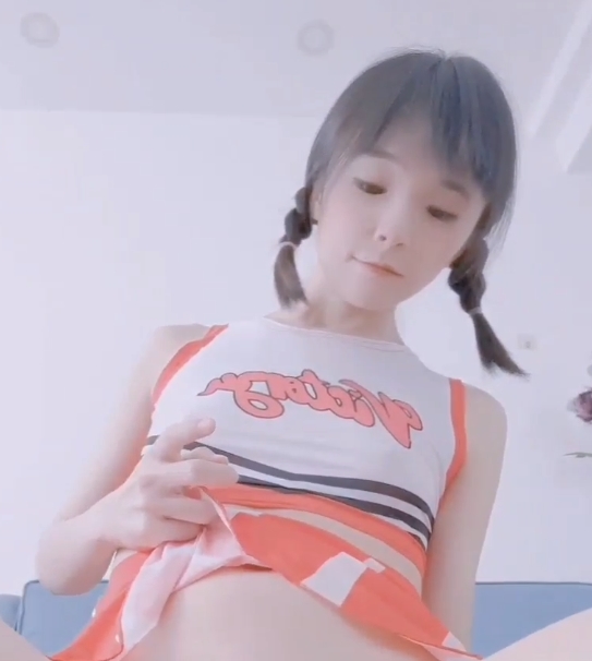 百度ED2Kloliburin伪娘入侵系列197部30.6G，伪娘大棒硬怼萌妹颤抖喘息