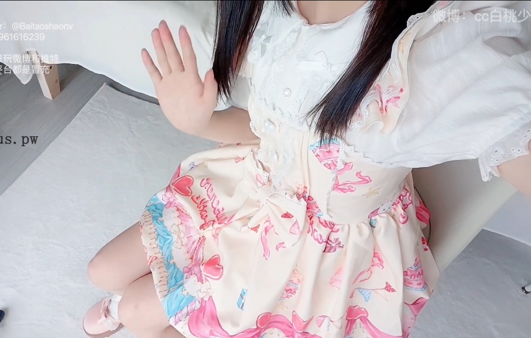 草莓妹子白桃少女纯欲风视频1V1.7G太上头了