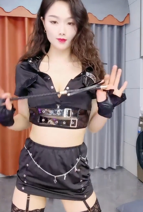 舞力全开小糖糖一字马合集271v340G高能瞬间