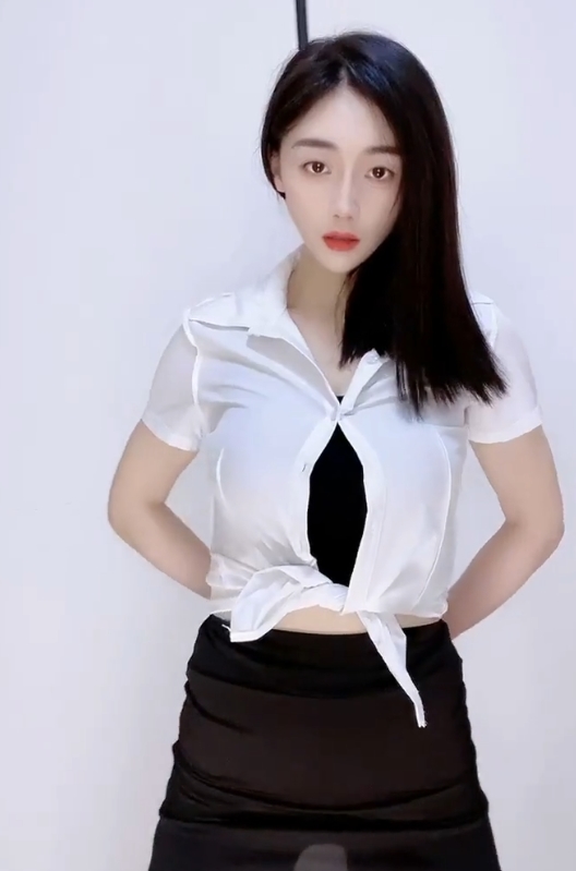 快手萝拉小妖精私房课34V628M绝密外流