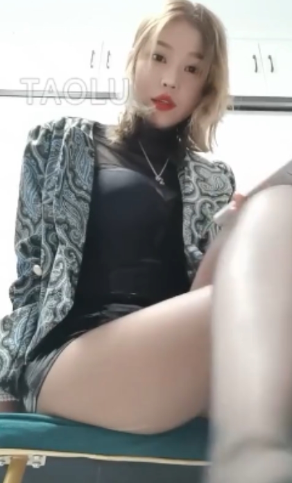 白桃s四爱榨汁套路直播2部574MB第一视角劲爆