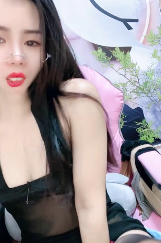 抖音鱼鱼腿很长道具玩弄4部3.5G太撩人