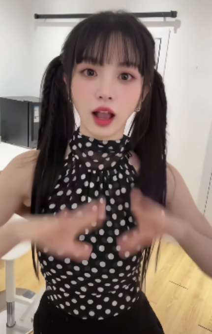 微博田曦薇AI换装1V240M粉嫩欲滴