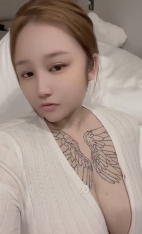 快手坨坨揉揉放飞合集18V140M大灯晃眼