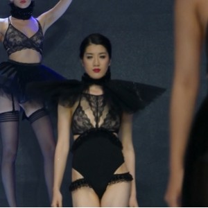 抖发热裤妹妹热舞合集15部4.7G顶级蜜桃