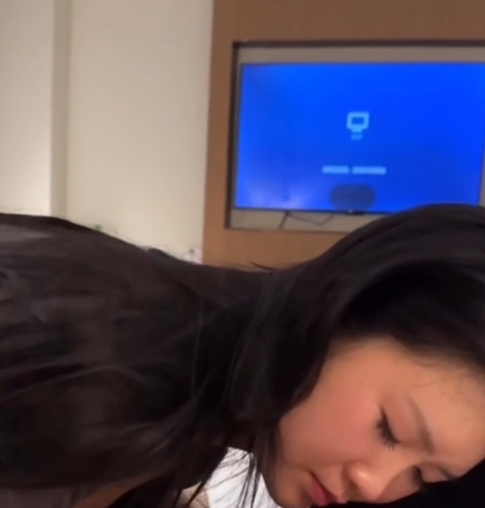 推特小辣椒反差婊优质合集53V16.7G