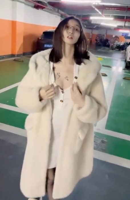 推特梦杰反差婊合集74G新增姐妹花优质