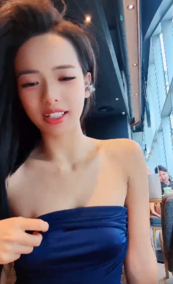 推特小小晴咖啡馆热舞合集6V4.06G这身材绝了