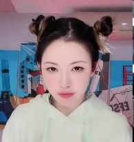抖音丸子头小姐姐〖一只霸王兽〗双面直播+私拍金主视角