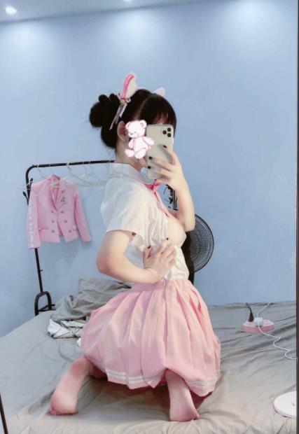 某推超人气新晋超甜美妹子女神(芊芊qianfff)最新精品合集