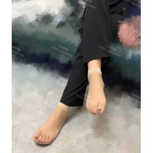 私密圈展示大嫂醉酒黑丝足技1V27G太撩人了