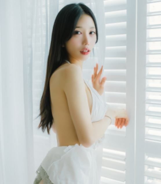 韩国顶流Yunjini付费私播合集9.6G绝妙身段扭动