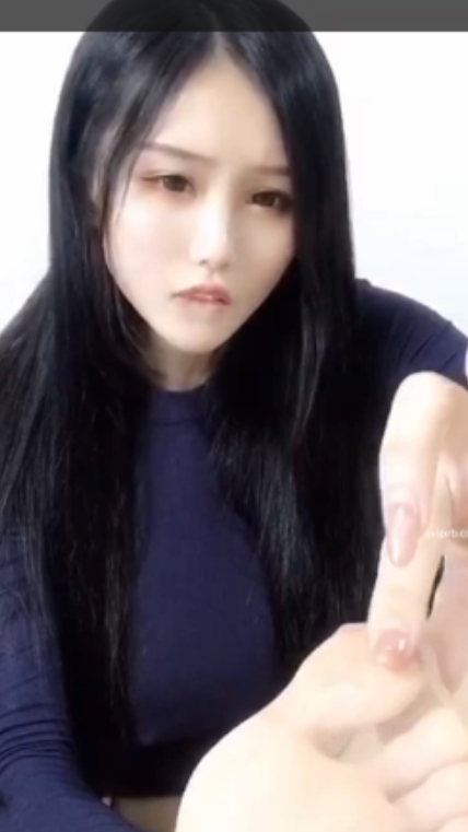 妮妮酱易直播丝足定制1V199M太撩人了
