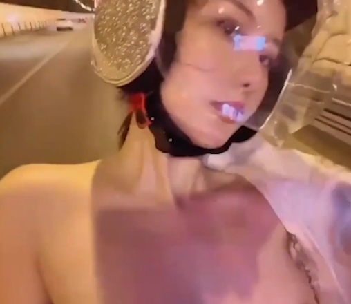 大神猫先生劲爆视频网红小姐姐大罩杯2部1.1G汹涌