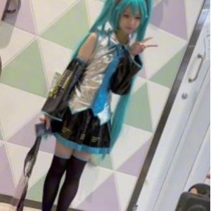 KFC萌妹初音COS私录1V787.9MB白丝绝对领域纯欲崩坏